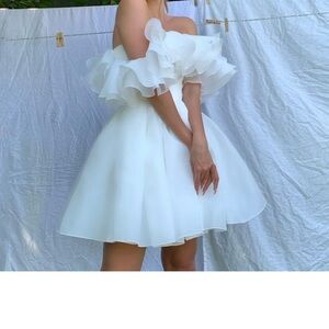 BEAUTIFUL HANDMADE WHITE STRAPLESS DRESS WITH CORSET BACK 🤍